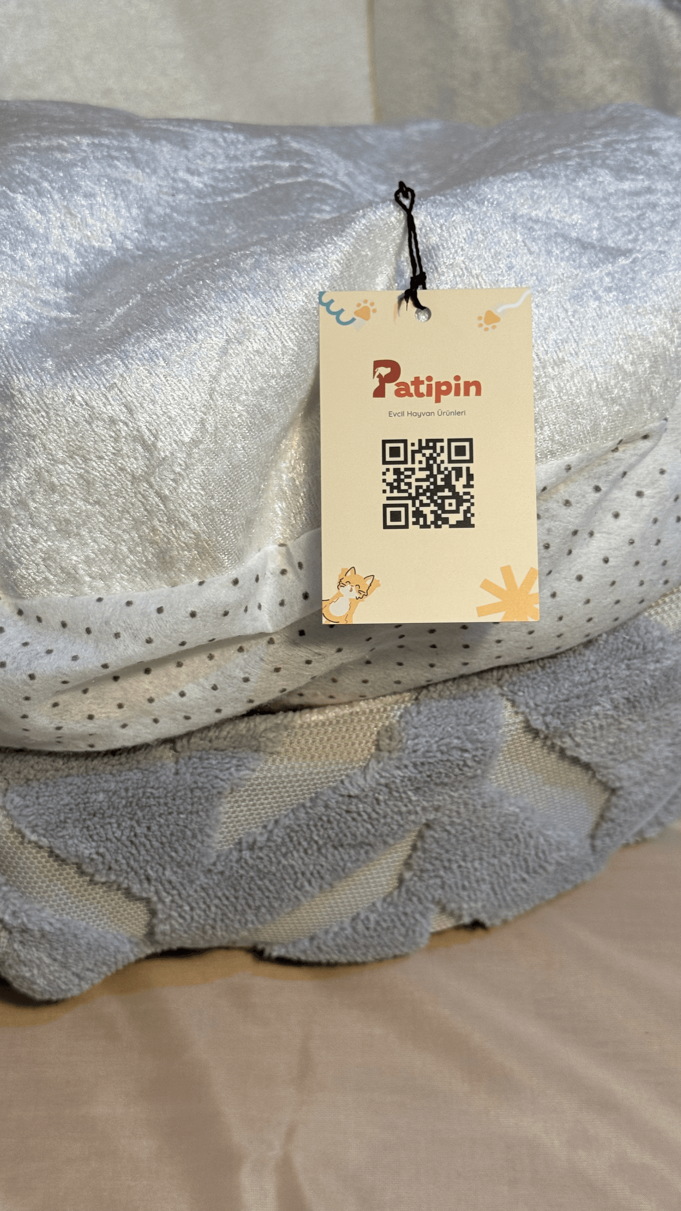 Gri Desenli Peluş Yatak - Görsel 2