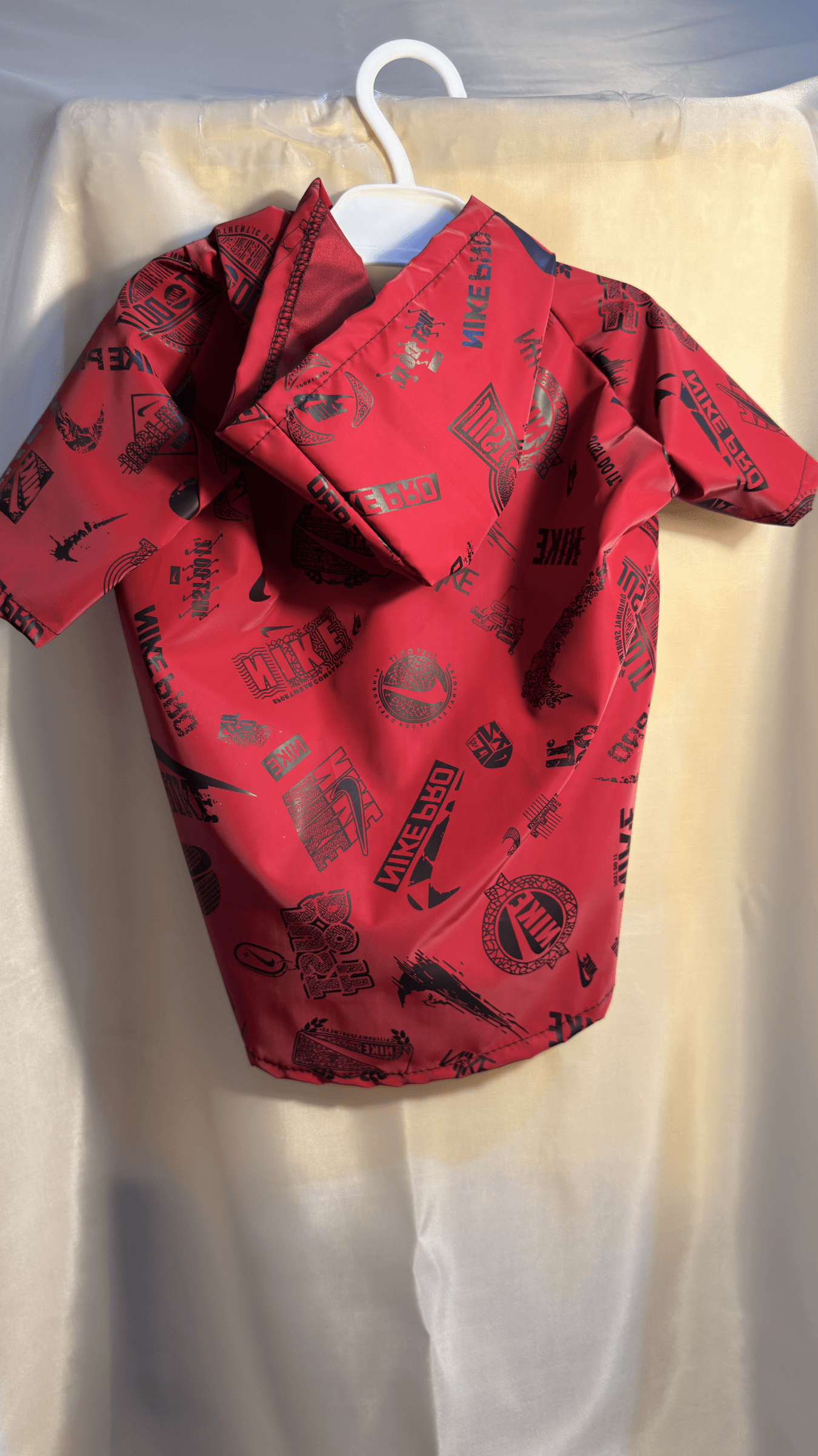 Kırmızı Nike Evcil Hayvan Kıyafeti - Görsel 1