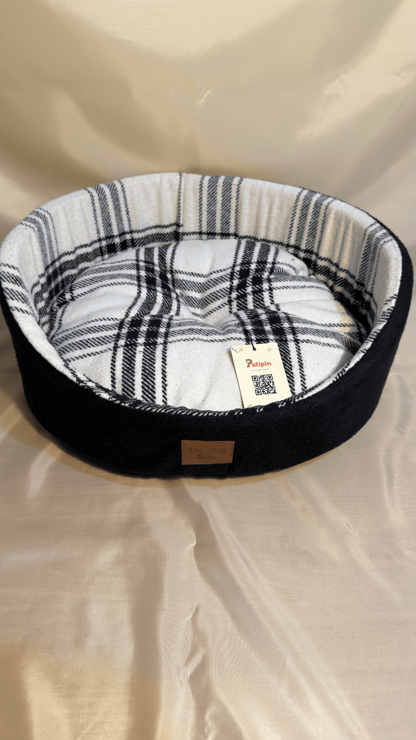 Kareli, Siyah Yatak - Görsel 1